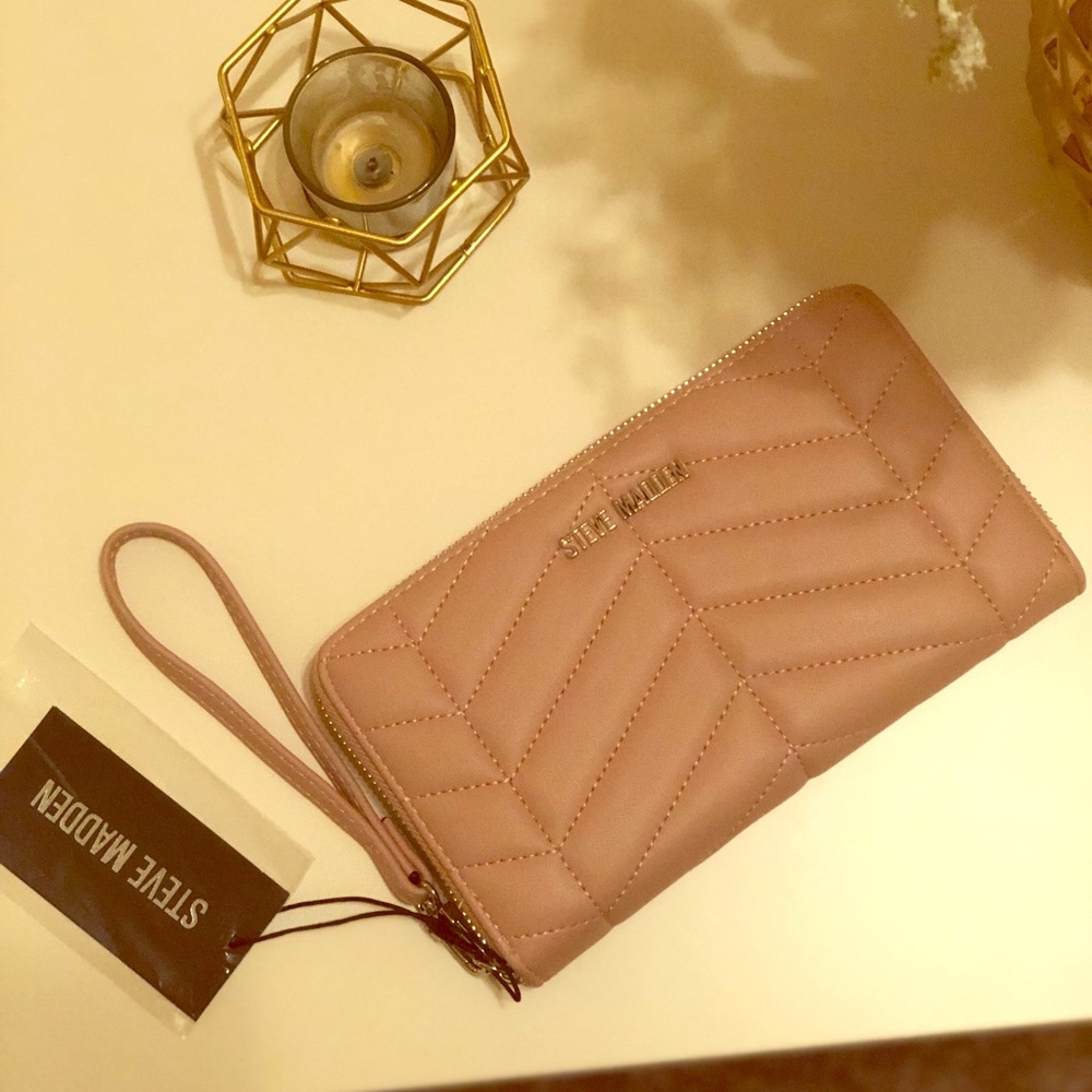 •SOLD• Steve Madden Wallet 👛